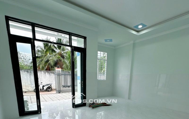 Bán nhà mới xây,thổ cư 100%,có chủ quyền nhà tại TP Bến Tre.Gía 1,3 tỷ